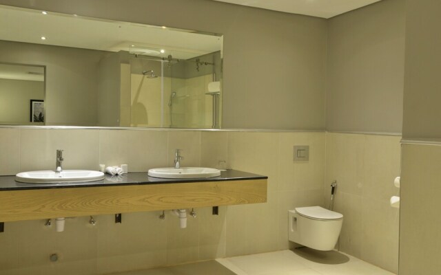 Mantis EPIC Hotel & Suites