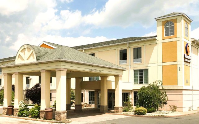 Comfort Inn & Suites Near Pocono Mountains