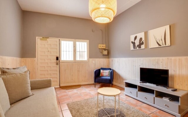 Beautiful 2bdr in Lovely Lesseps, 8mins to Metro