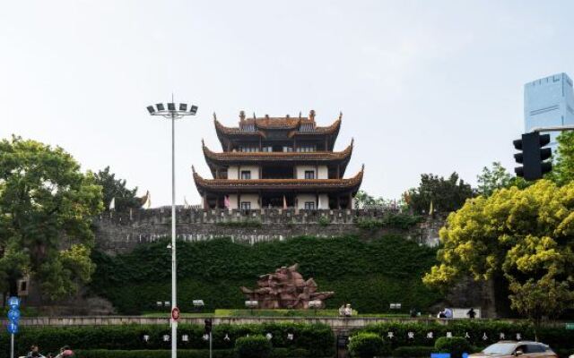 Mo Ning Hotel (Changsha High-speed Railway Wuyue Plaza Branch)