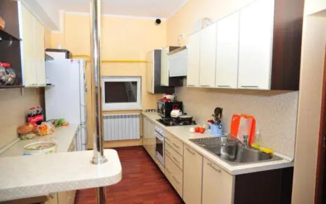 Guest House on Esenina 13