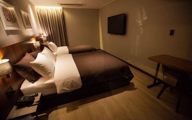Brown Dot Hotel Busan Sajik Stadium