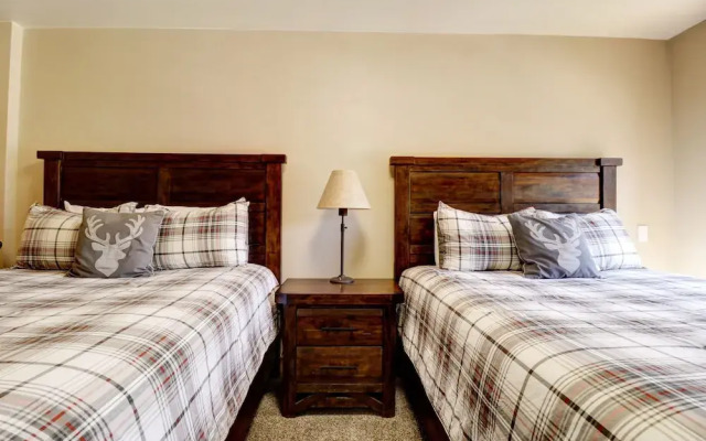 Newly Remodeled, Open Layout, with Incredible Views - CS302 by RedAwning