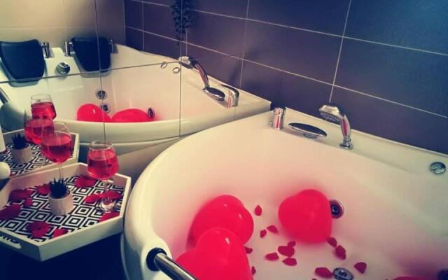 Iași Jacuzzi Apartment A
