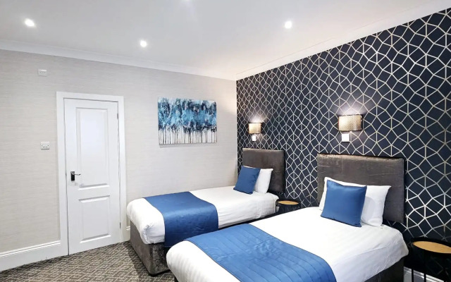Mentone Hotel