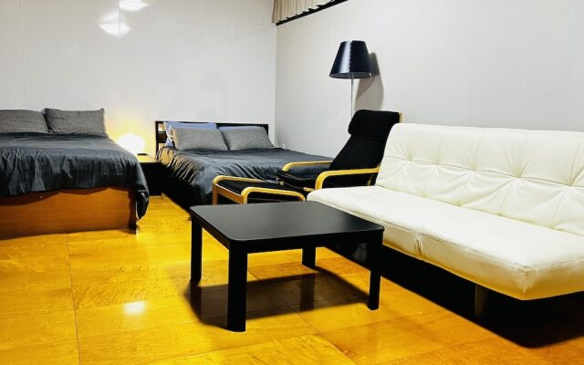 Hotel Adonis - Hostel