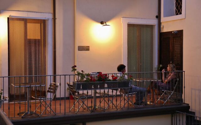 Bed and Breakfast Opera