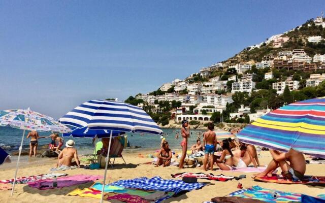 Studio Hisenda Canyelles Petites