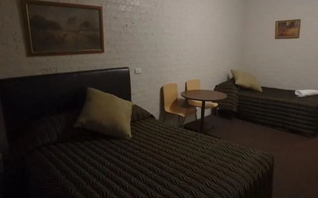 Country Comfort Motto Farm Motel