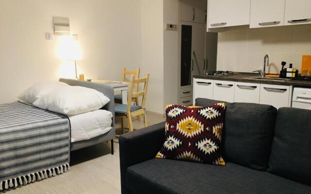 Royal Life Residence Poseidon Studio
