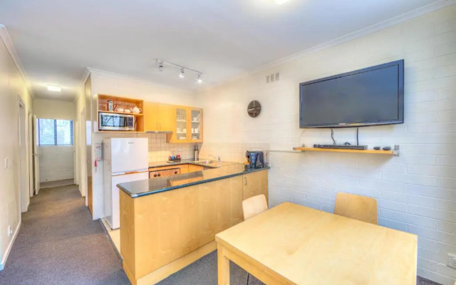 Snow Ski Apartments 09