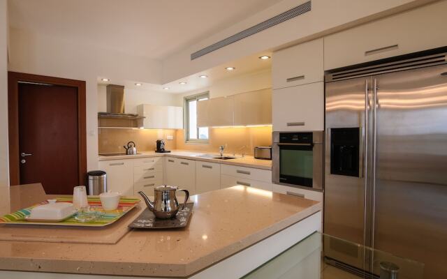 Luxury Family Getaway in Ramat Aviv