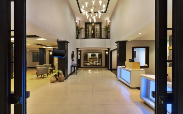 Holiday Inn Express & Suites Warminster - Horsham by IHG