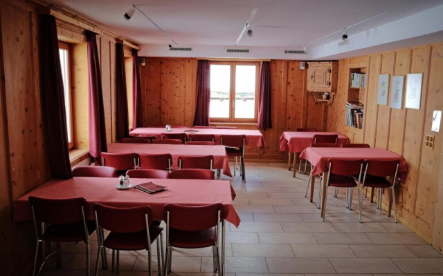 Hotel Ristorante Lagrev