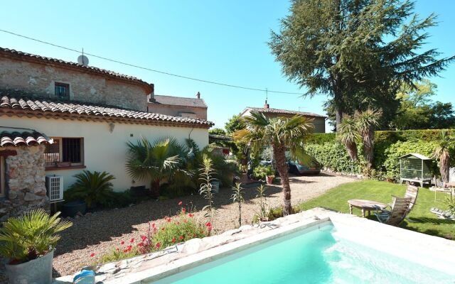 Quaint Holiday Home in Lorgues with Pool
