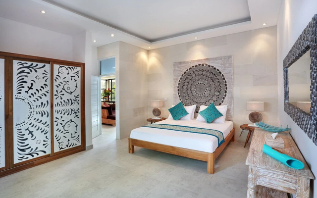 Seminyak White Design Villa