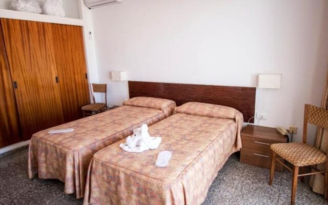 Hostal Restaurant s'Algaret