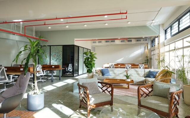 w Beautiful Loft in Santa Ana