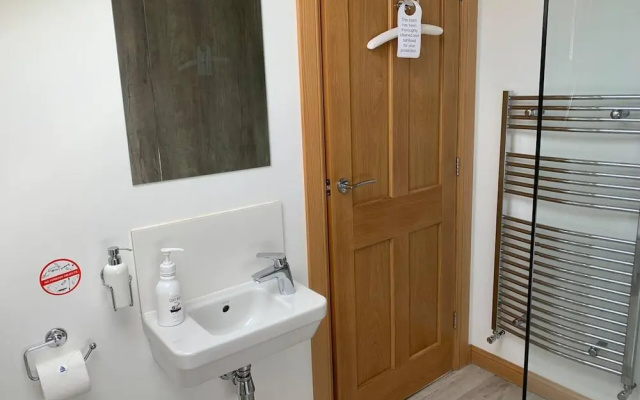 Beautiful 2-bed Apartment in Inverkip Great Garden