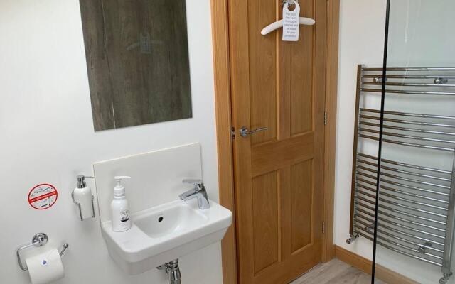 Beautiful 2-bed Apartment in Inverkip Great Garden