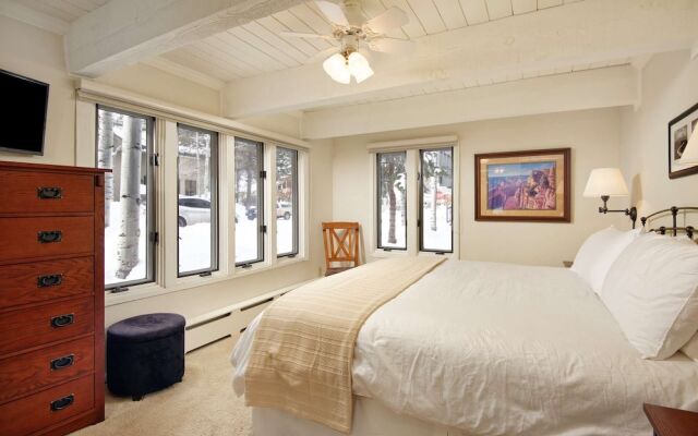 Cottonwoods by iTrip Aspen Snowmass