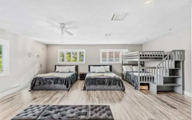 332 Formosa Drive