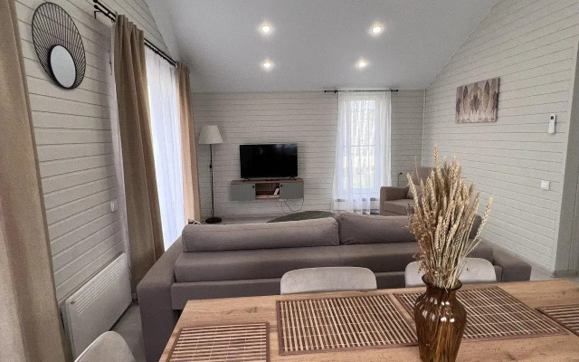 Sreda Green Lounge (Barnhouse 364)