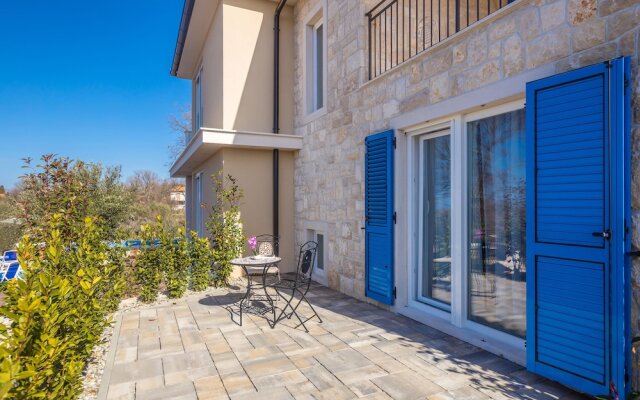 Villa Roko with Pool and Sauna
