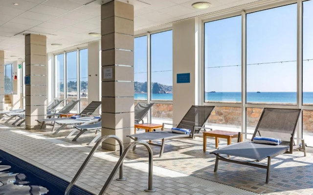 L'Horizon Beach Hotel & Spa