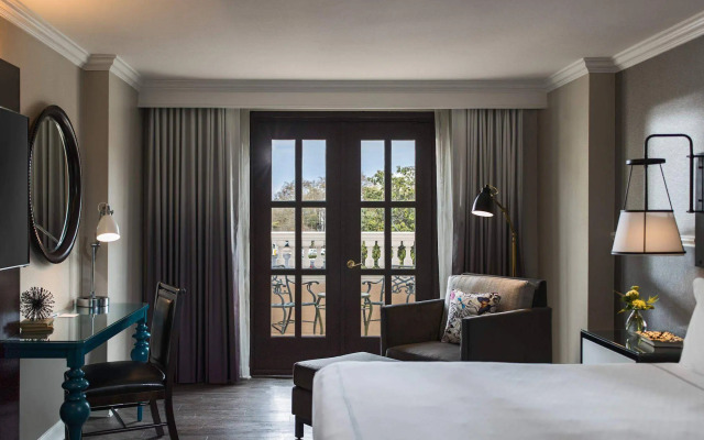 The Lindy Renaissance Charleston Hotel