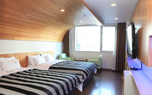 Stay 7 B&W Hotel