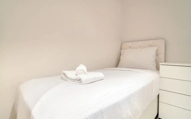 Serene Beachfront Ain Dubai View at Address JBR