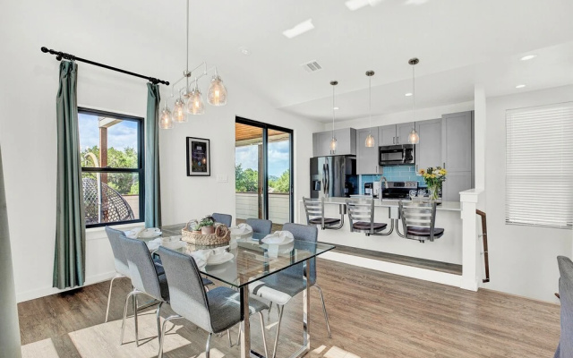 Luxury Lakeview Home W/pool-beach and Boat Access