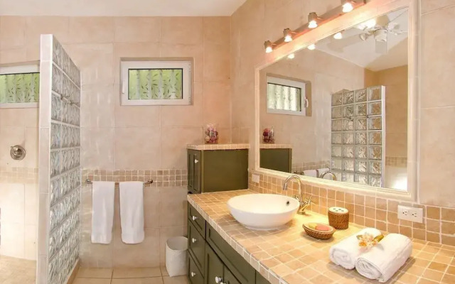 Beach House Younes by Island Properties Online