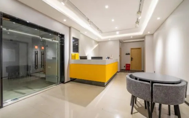 Pod Choice Hotel (Shanghai Xingzhi Road Subway Station)