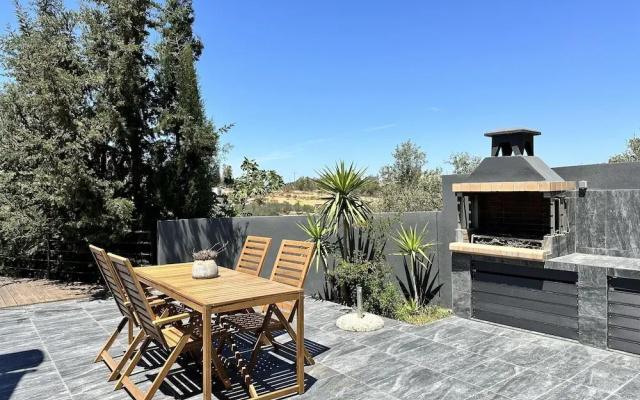 Stunning 2-bed Pool Villa in Skepasti