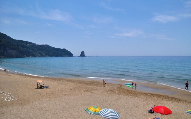 Apartments With Pool "maria" on Agios Gordios Beach