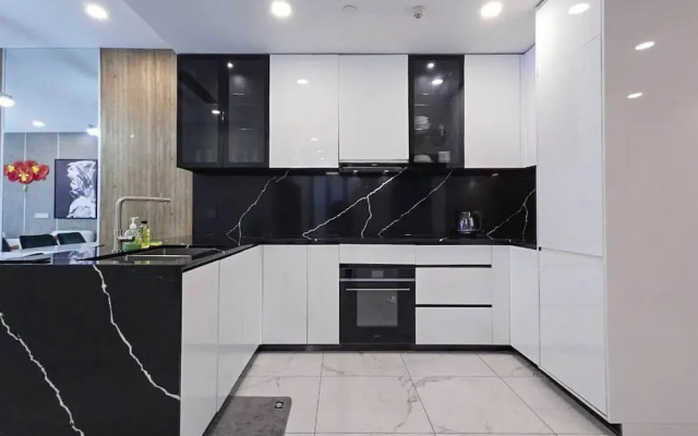 The Metropole The Galleria The Crest