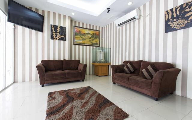 RedDoorz Apartment @ Pegangsaan Kelapa Gading