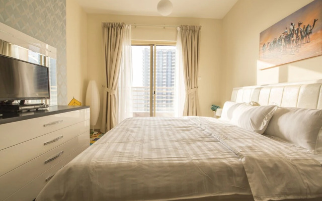 Deluxe Apartment with Lake View