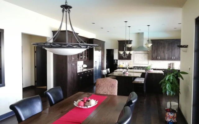Mission Hill Lake View Villa