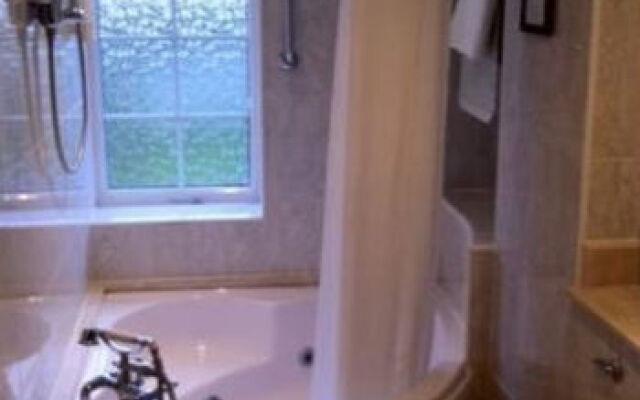 The Royal Chace Hotel