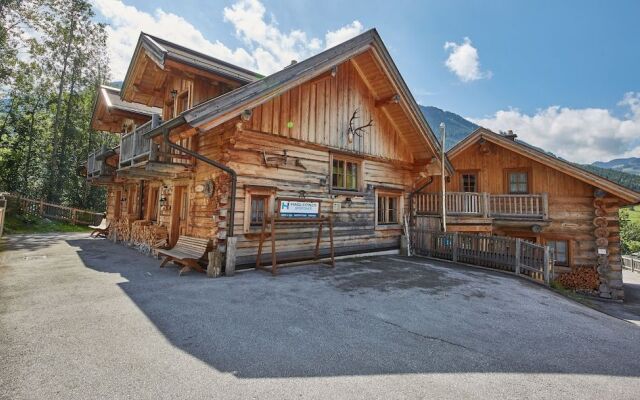 Chalets Blockhaus Saalbach by HolidayFlats24