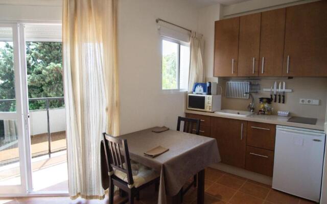 Skol 329 – Spacious Beachfront Studio with Sea Views