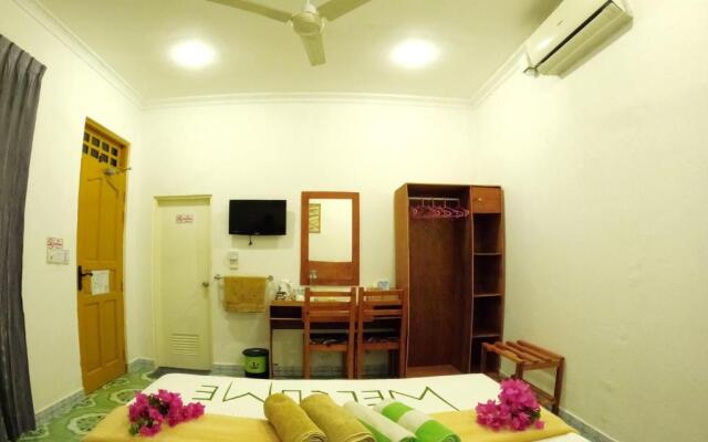 Adroit Beach Inn