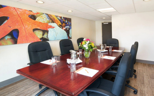 Hotel Indigo Cleveland-Beachwood by IHG