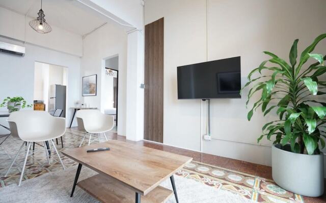 w Beautiful 2BR With Balcony in Casco Viejo