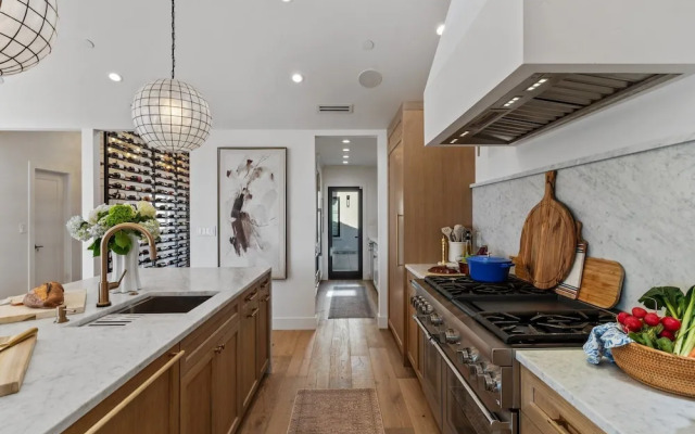Ocean Whispers 4 Bedroom Home