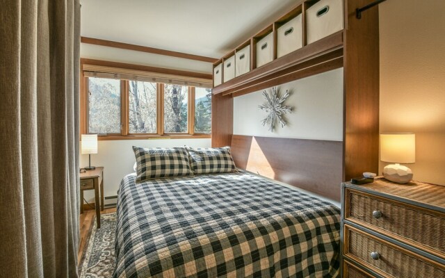 Tennis Townhomes 1336