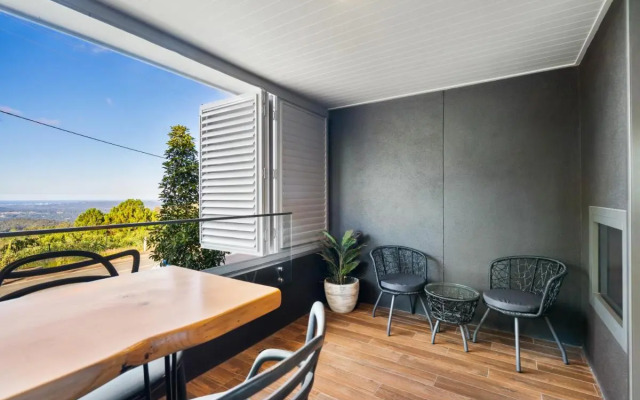 Luxury Hinterland Retreat - Family Suite with Hinterland and Ocean Views